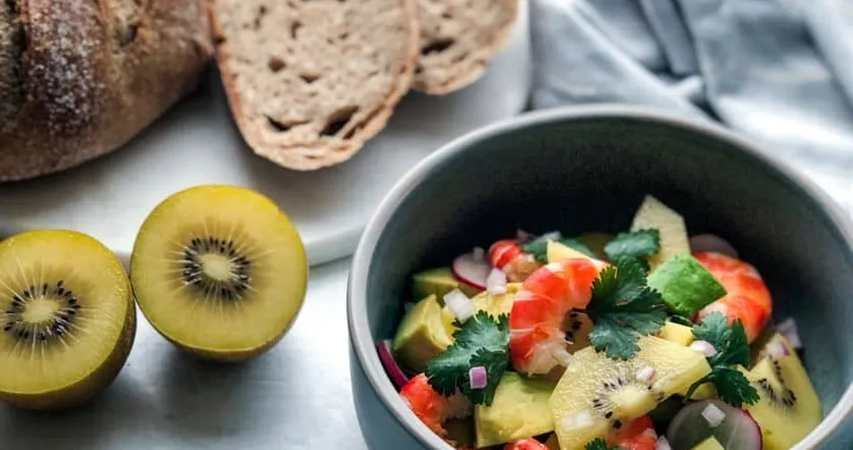 Kiwi salad presentation
